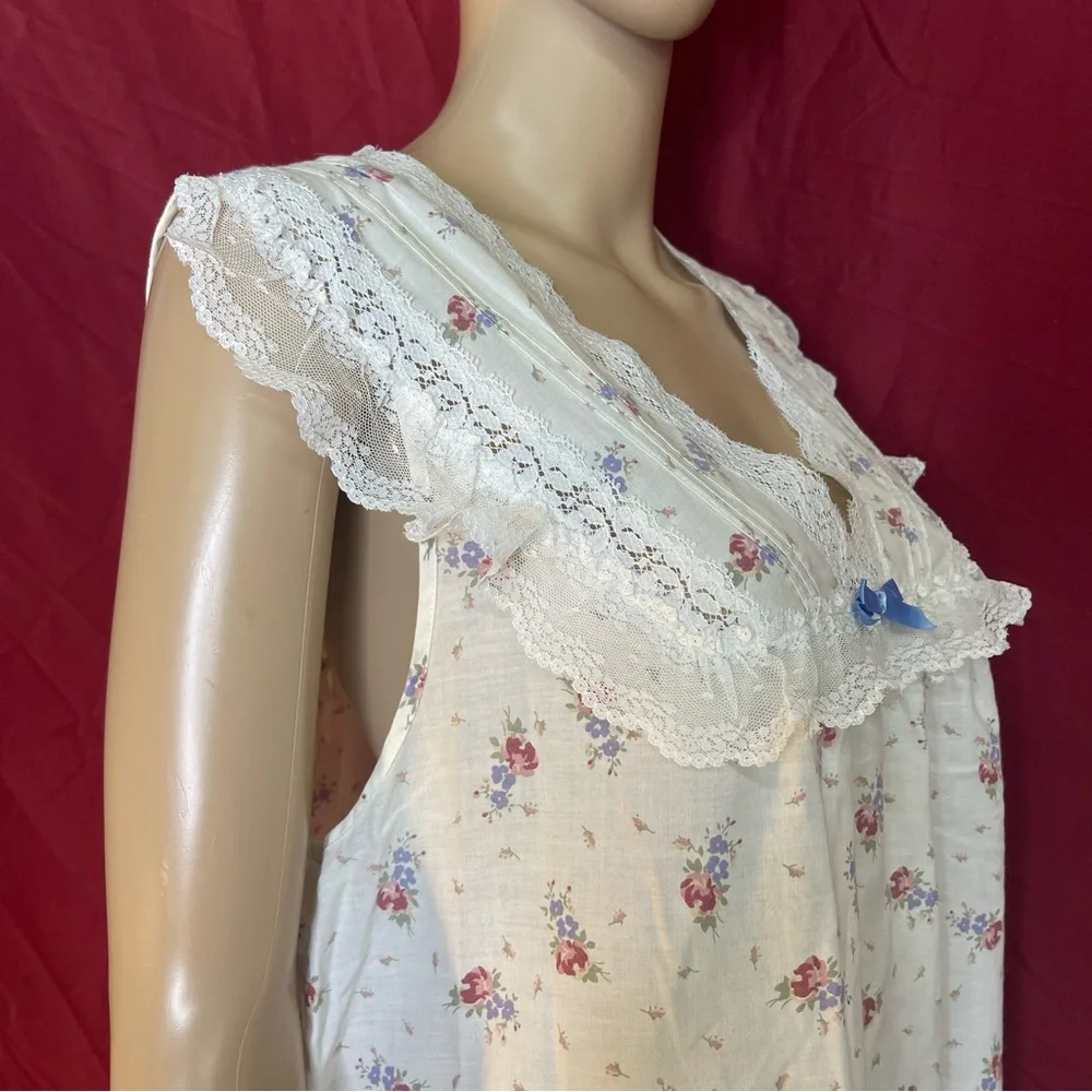 Vintage Handmade Delicate Floral Nightgown Romantic Sleep Dress Medium